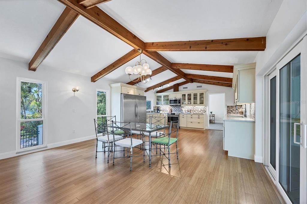 На продажу: $825,000 (3 спален, 3 ванн, 2116 Квадратных фут)