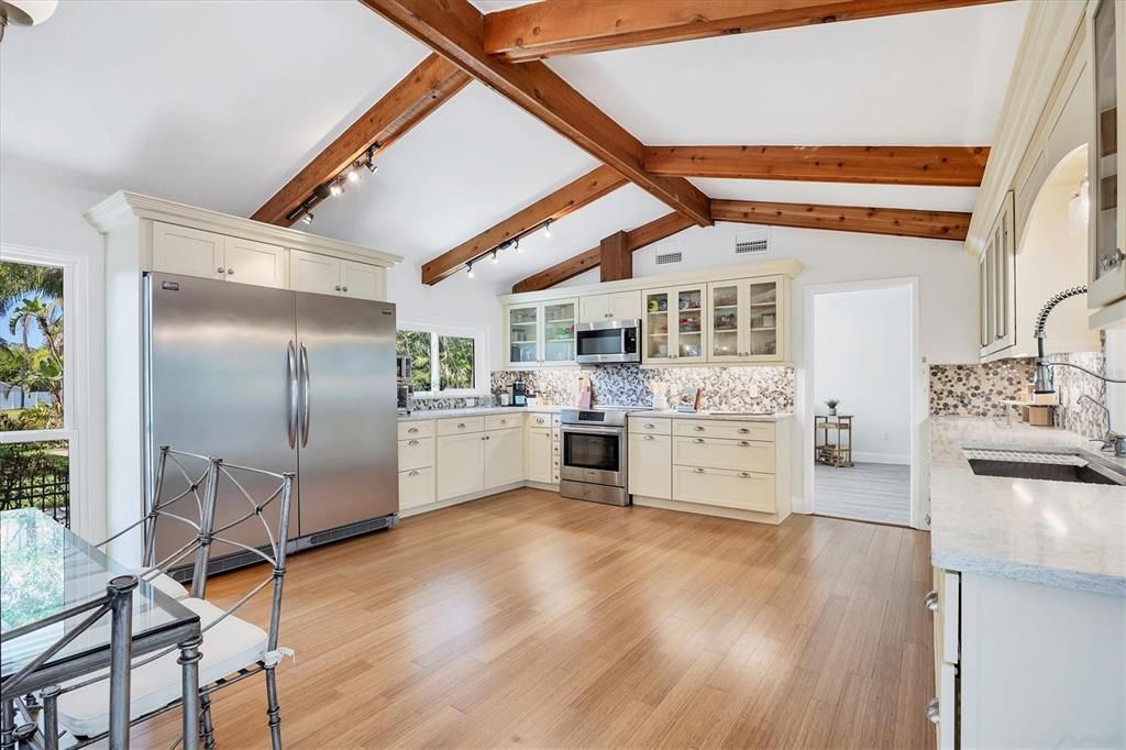 На продажу: $825,000 (3 спален, 3 ванн, 2116 Квадратных фут)