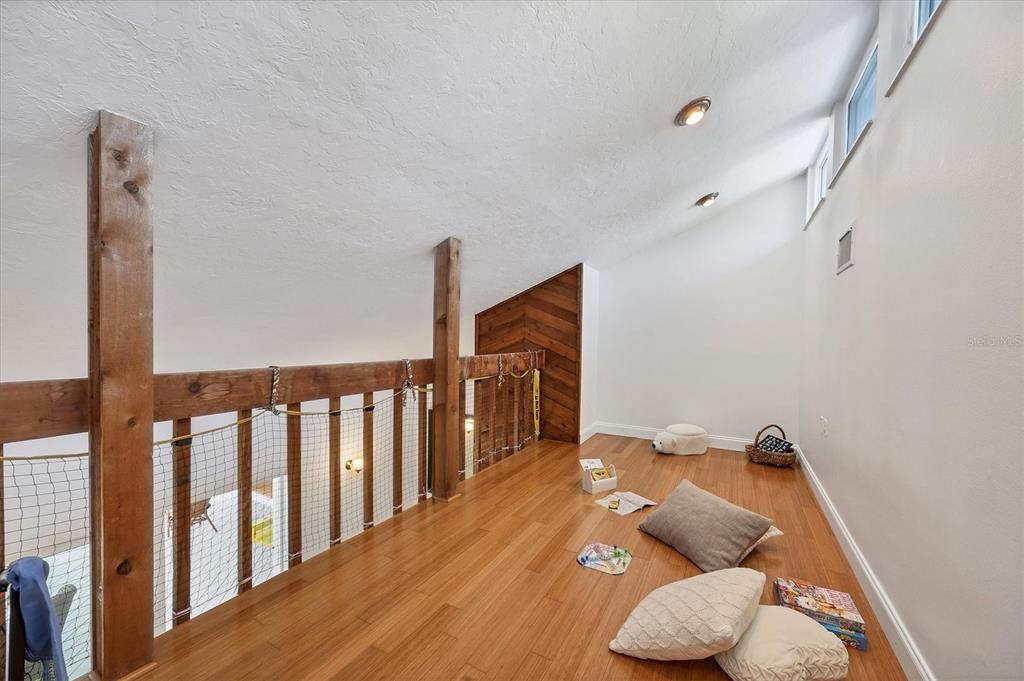 На продажу: $825,000 (3 спален, 3 ванн, 2116 Квадратных фут)