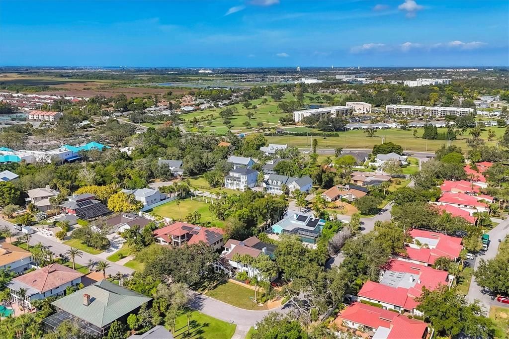 На продажу: $825,000 (3 спален, 3 ванн, 2116 Квадратных фут)