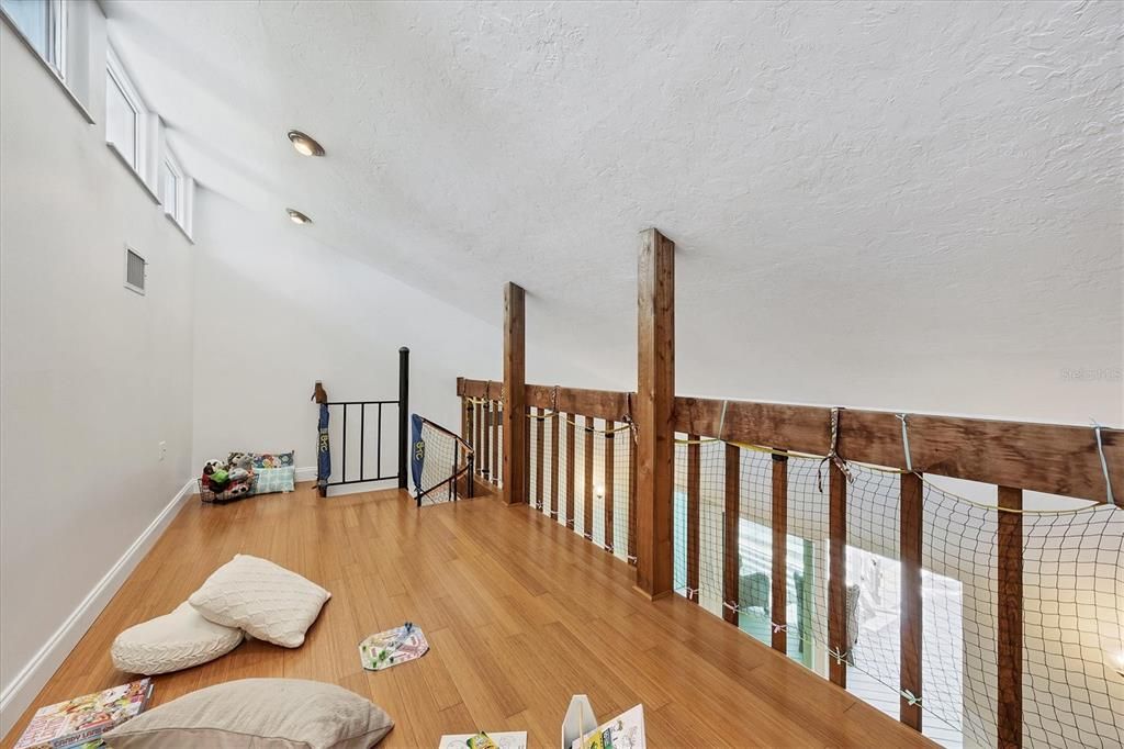 На продажу: $825,000 (3 спален, 3 ванн, 2116 Квадратных фут)