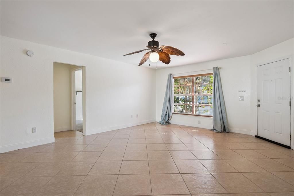 For Sale: $168,150 (2 beds, 2 baths, 840 Square Feet)