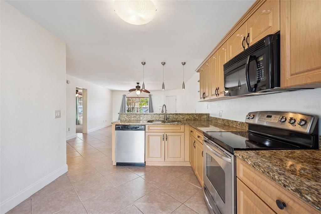 For Sale: $168,150 (2 beds, 2 baths, 840 Square Feet)