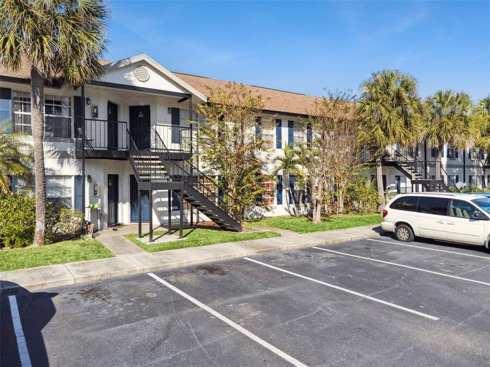 For Sale: $168,150 (2 beds, 2 baths, 840 Square Feet)