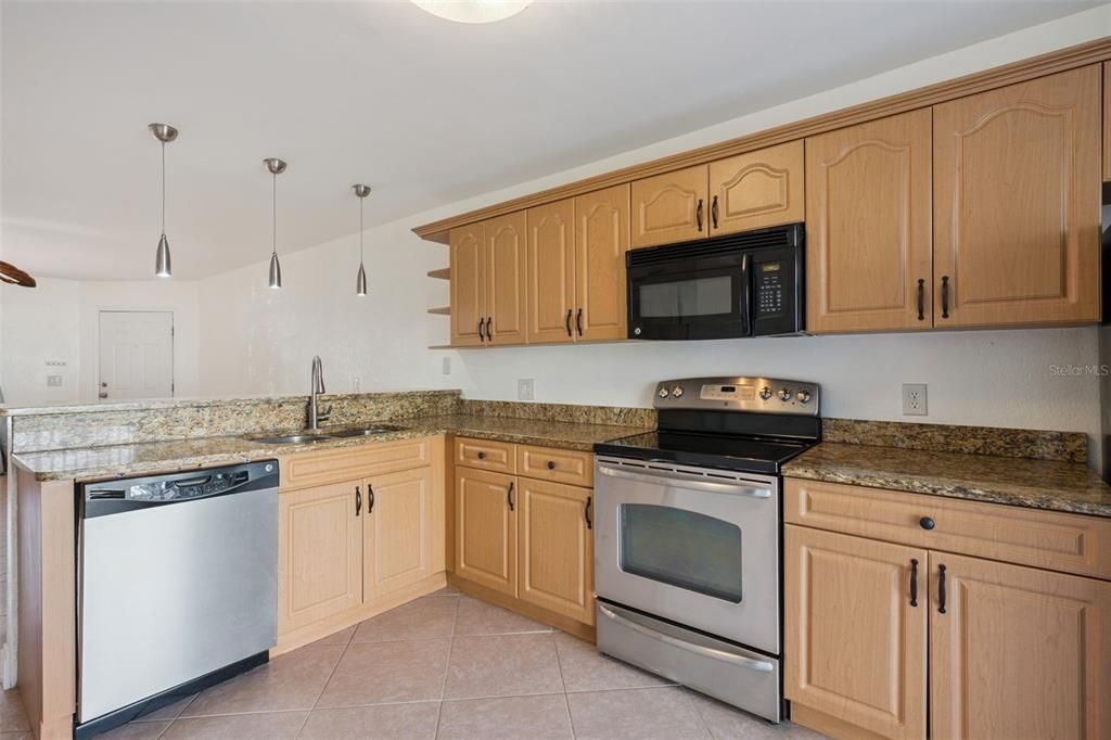 For Sale: $168,150 (2 beds, 2 baths, 840 Square Feet)