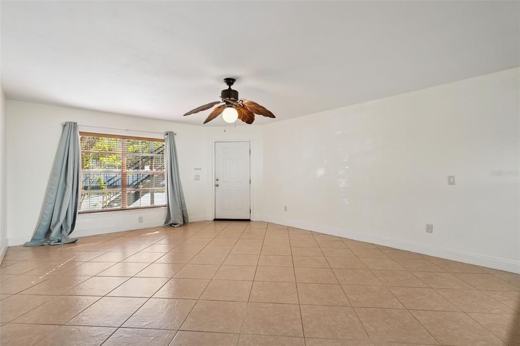 For Sale: $168,150 (2 beds, 2 baths, 840 Square Feet)