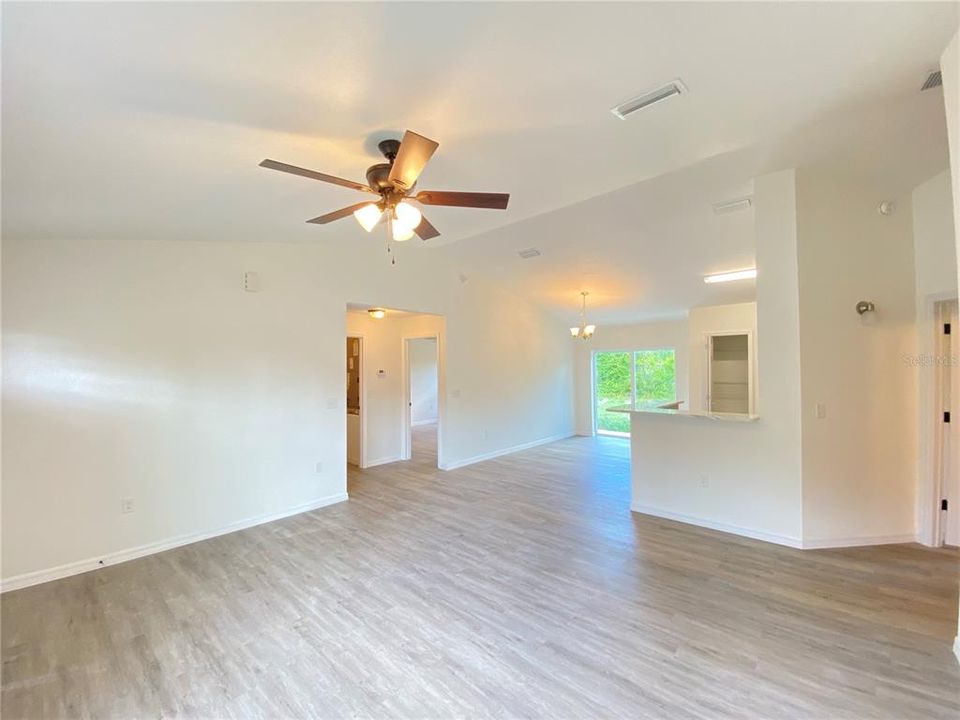 En Renta: $1,595 (3 camas, 2 baños, 1171 Pies cuadrados)