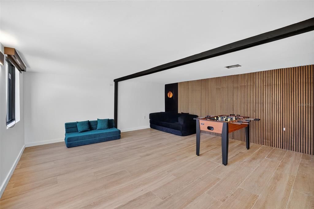 For Sale: $899,000 (5 beds, 2 baths, 2703 Square Feet)