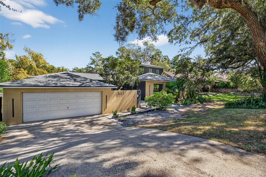 For Sale: $899,000 (5 beds, 2 baths, 2703 Square Feet)