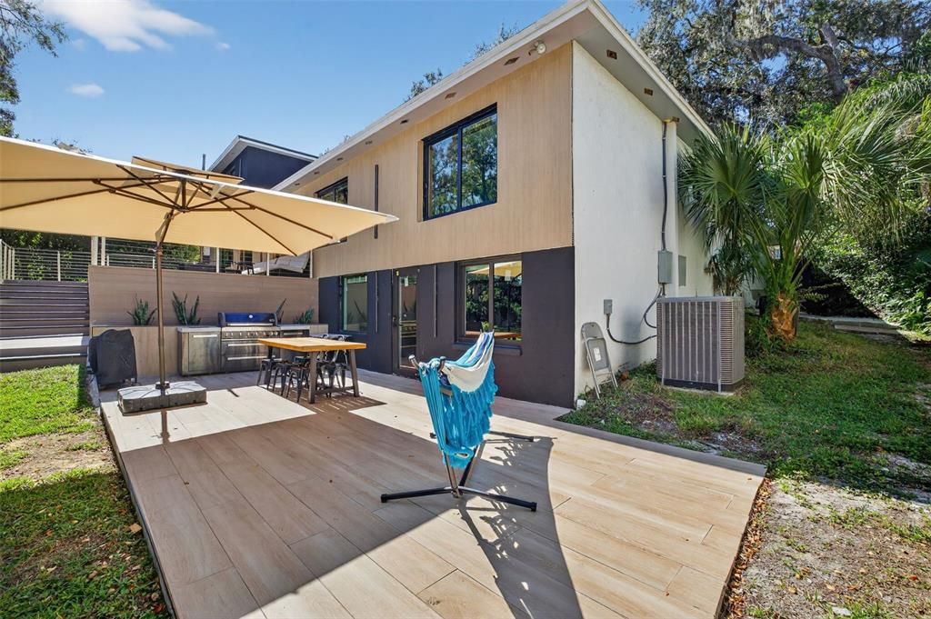 For Sale: $899,000 (5 beds, 2 baths, 2703 Square Feet)