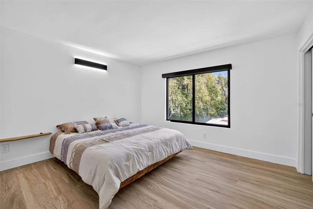 For Sale: $899,000 (5 beds, 2 baths, 2703 Square Feet)