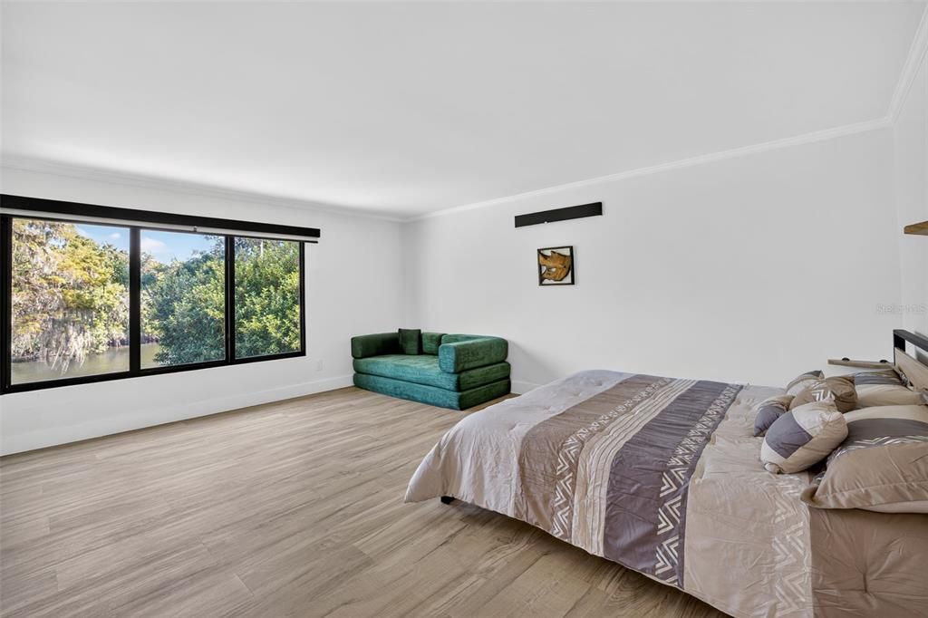 For Sale: $899,000 (5 beds, 2 baths, 2703 Square Feet)