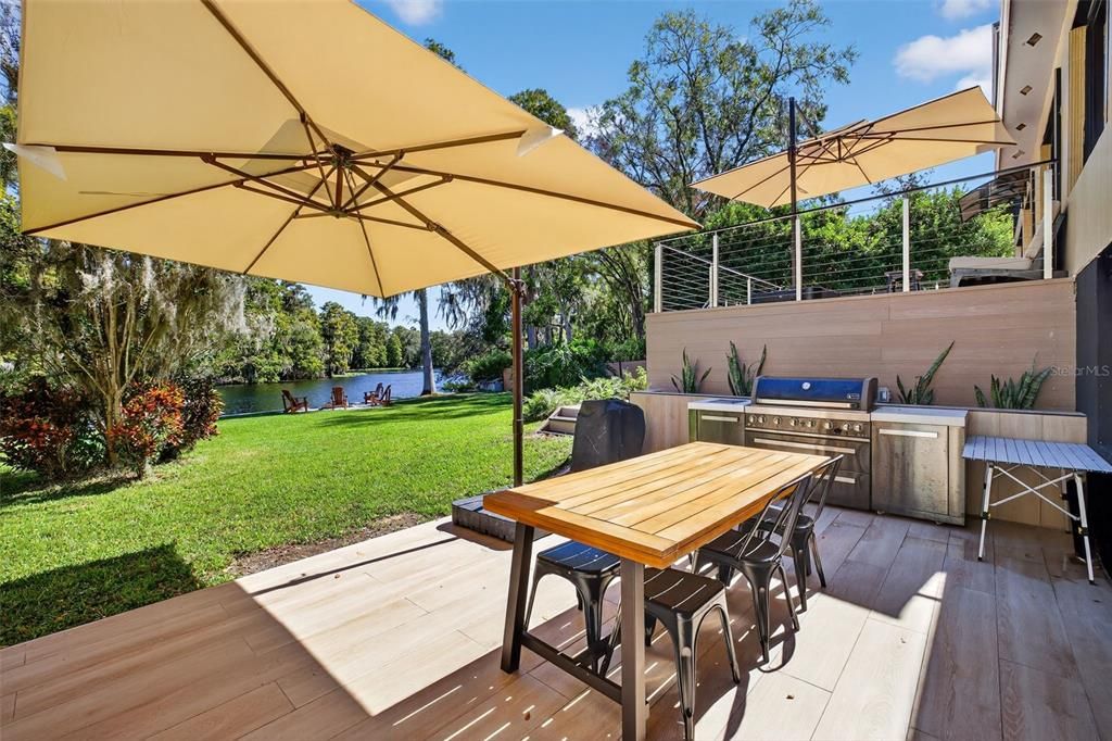 For Sale: $899,000 (5 beds, 2 baths, 2703 Square Feet)