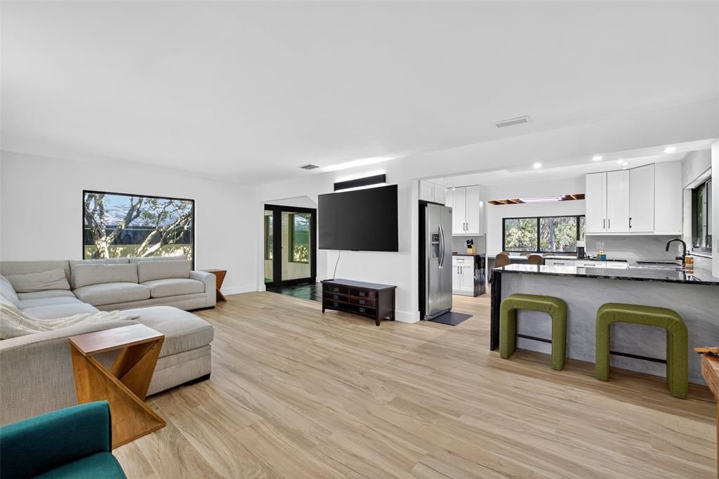 For Sale: $899,000 (5 beds, 2 baths, 2703 Square Feet)