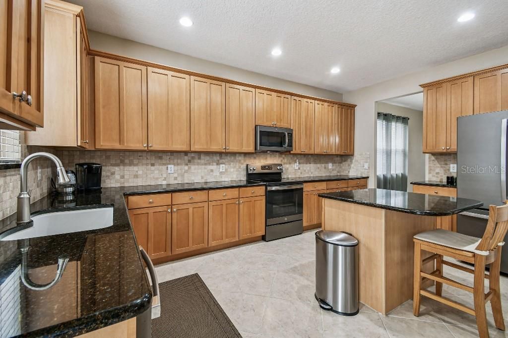 En Venta: $514,900 (3 camas, 2 baños, 2605 Pies cuadrados)