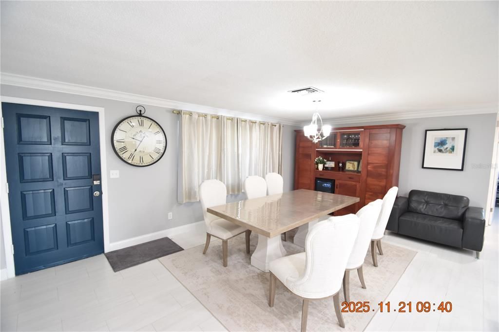 For Rent: $3,995 (3 beds, 2 baths, 1930 Square Feet)