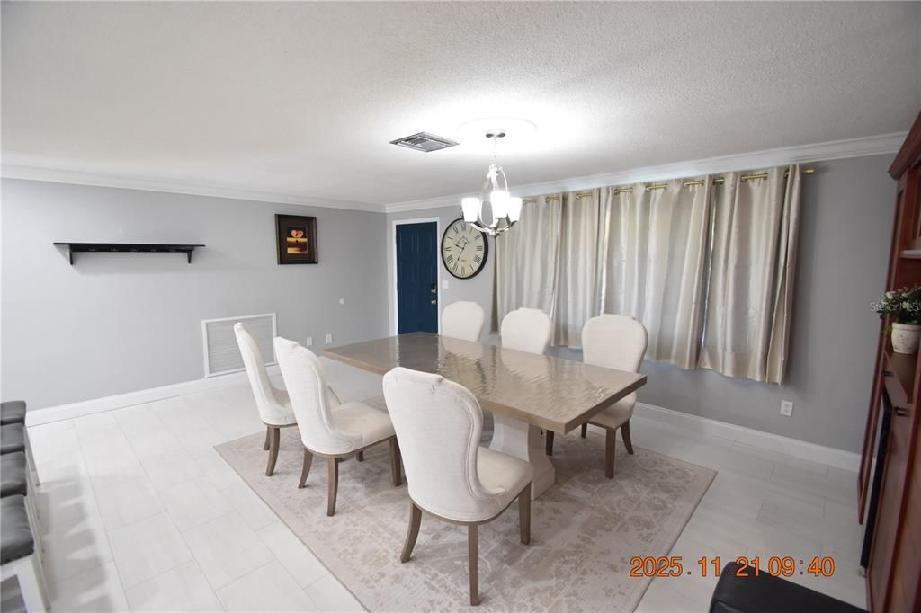 For Rent: $3,995 (3 beds, 2 baths, 1930 Square Feet)