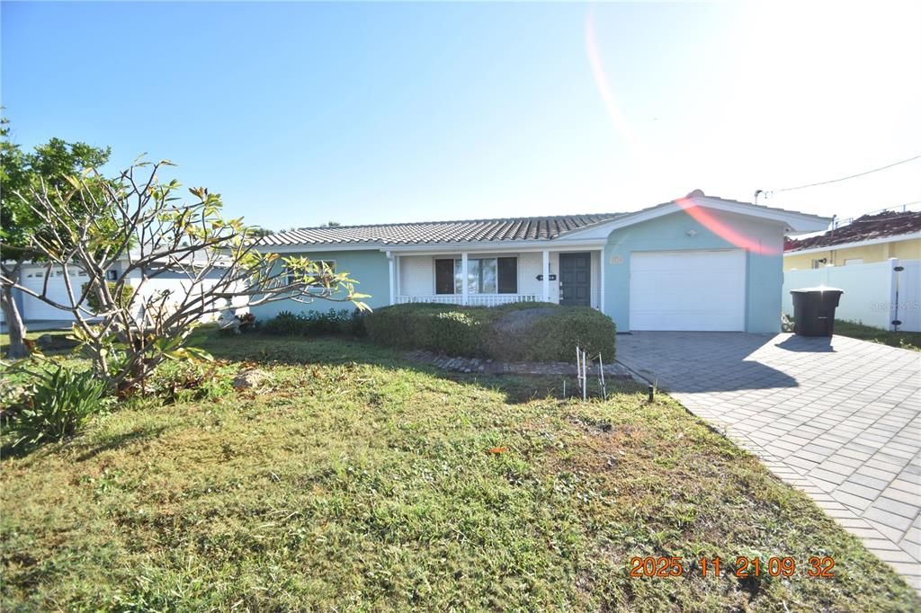 For Rent: $3,995 (3 beds, 2 baths, 1930 Square Feet)