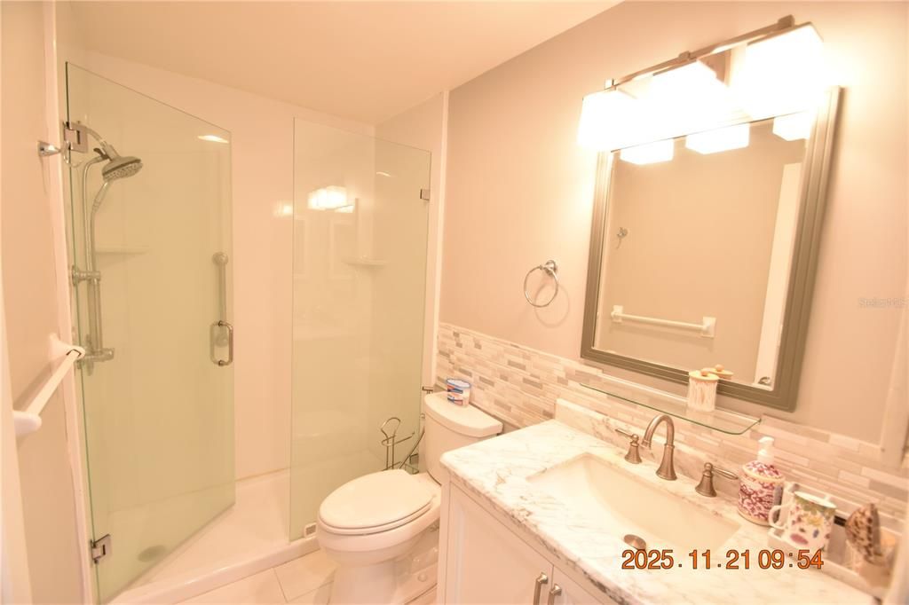 For Rent: $3,995 (3 beds, 2 baths, 1930 Square Feet)