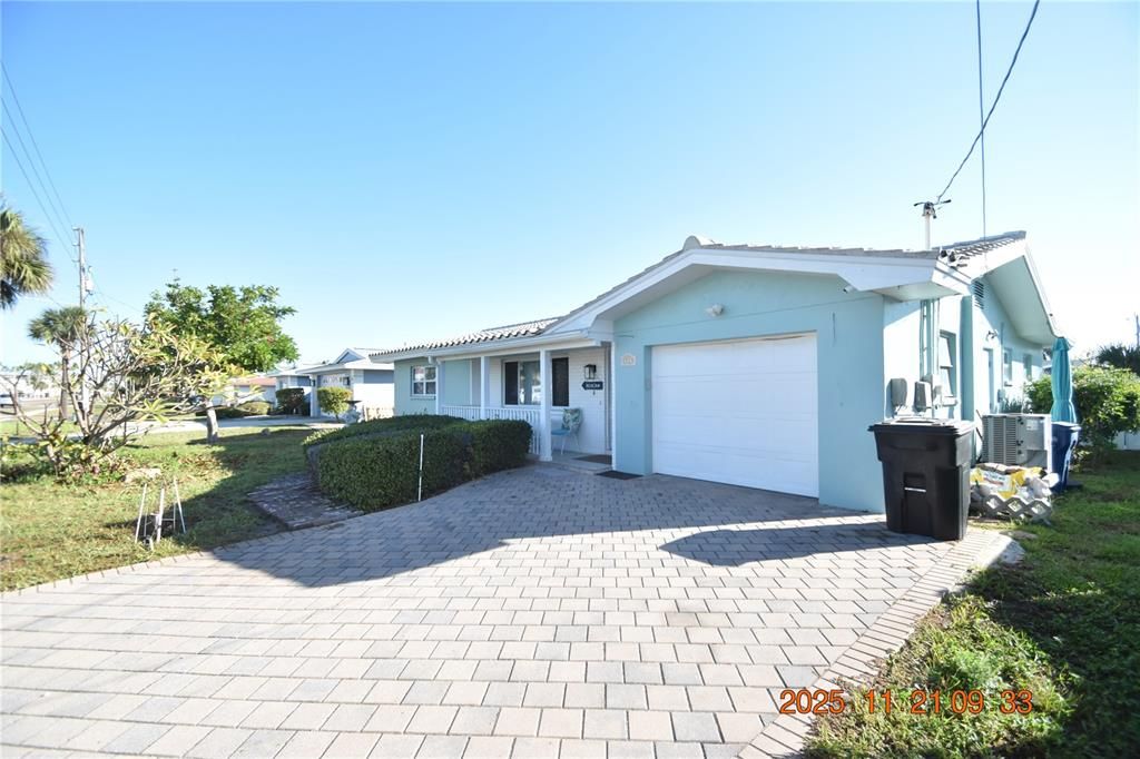 For Rent: $3,995 (3 beds, 2 baths, 1930 Square Feet)