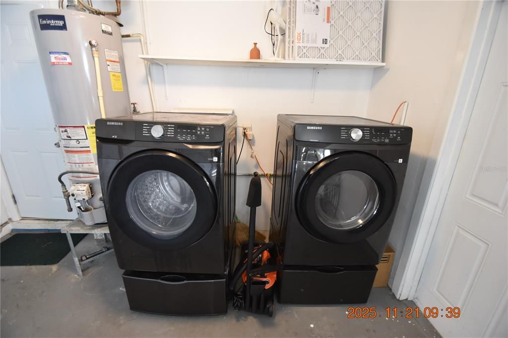 For Rent: $3,995 (3 beds, 2 baths, 1930 Square Feet)