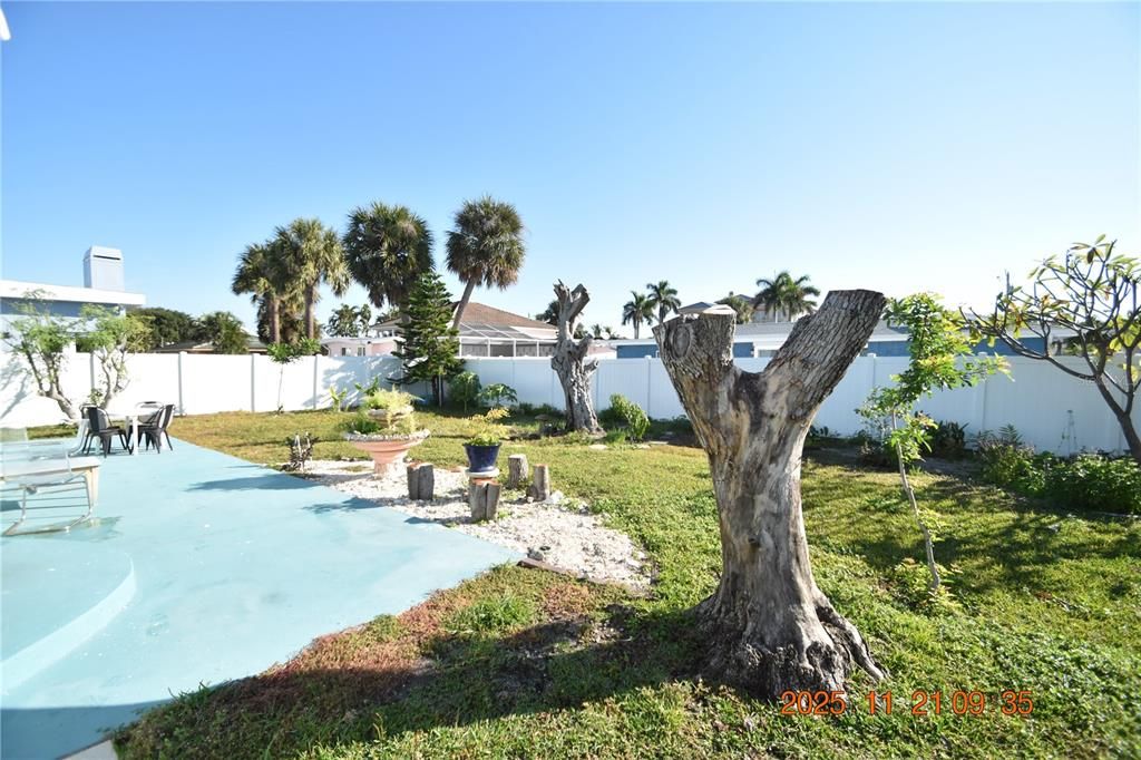 For Rent: $3,995 (3 beds, 2 baths, 1930 Square Feet)