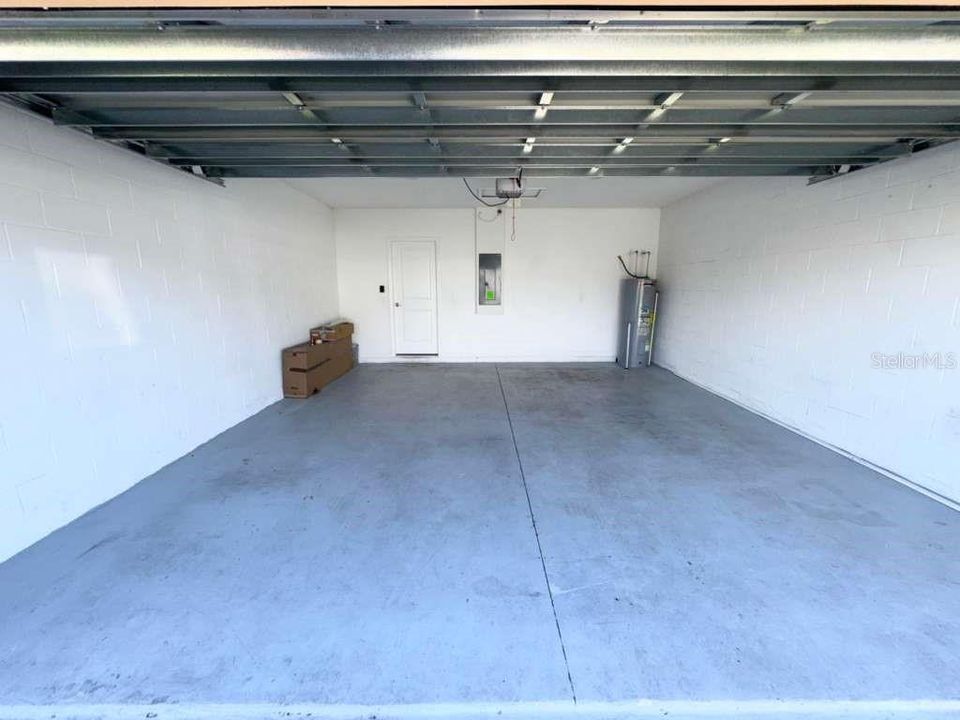 合同活跃: $2,250 (3 贝兹, 2 浴室, 1265 平方英尺)