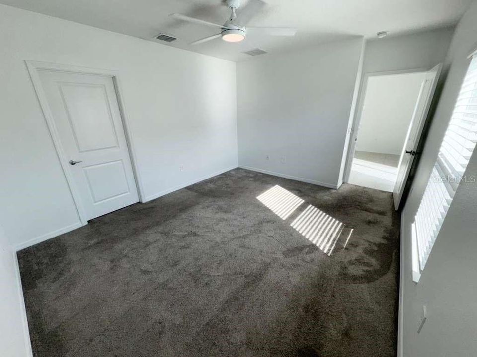 合同活跃: $2,250 (3 贝兹, 2 浴室, 1265 平方英尺)