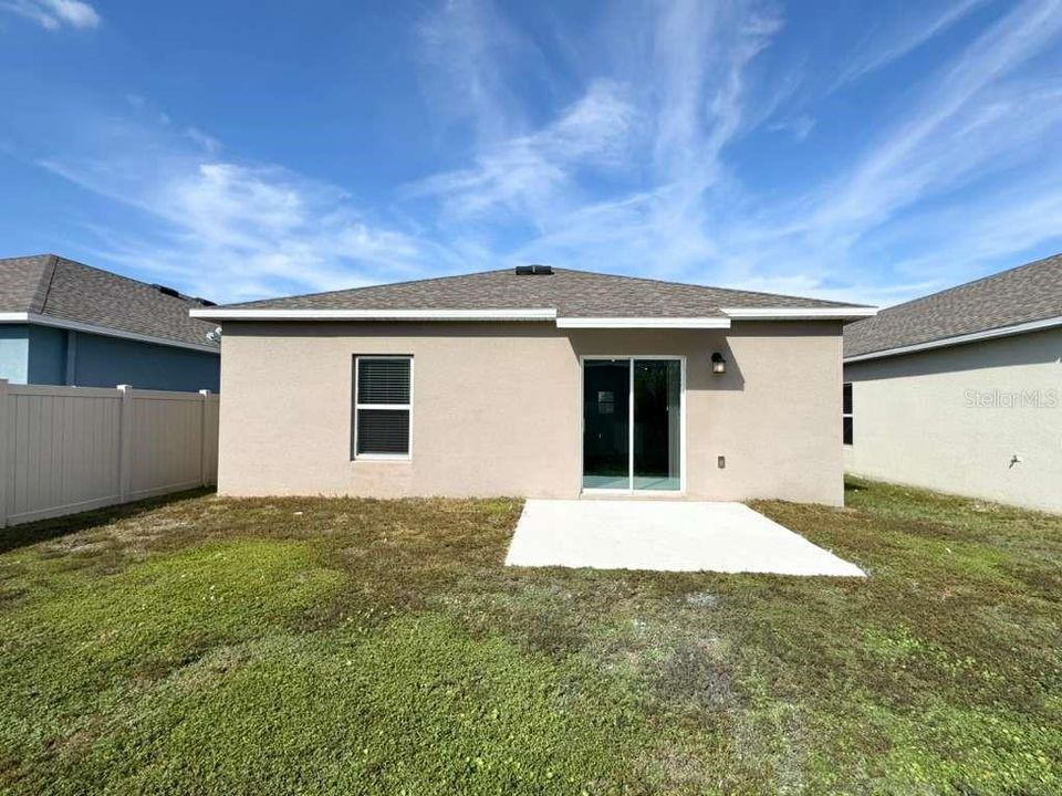 合同活跃: $2,250 (3 贝兹, 2 浴室, 1265 平方英尺)