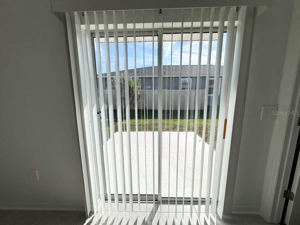 合同活跃: $2,250 (3 贝兹, 2 浴室, 1265 平方英尺)