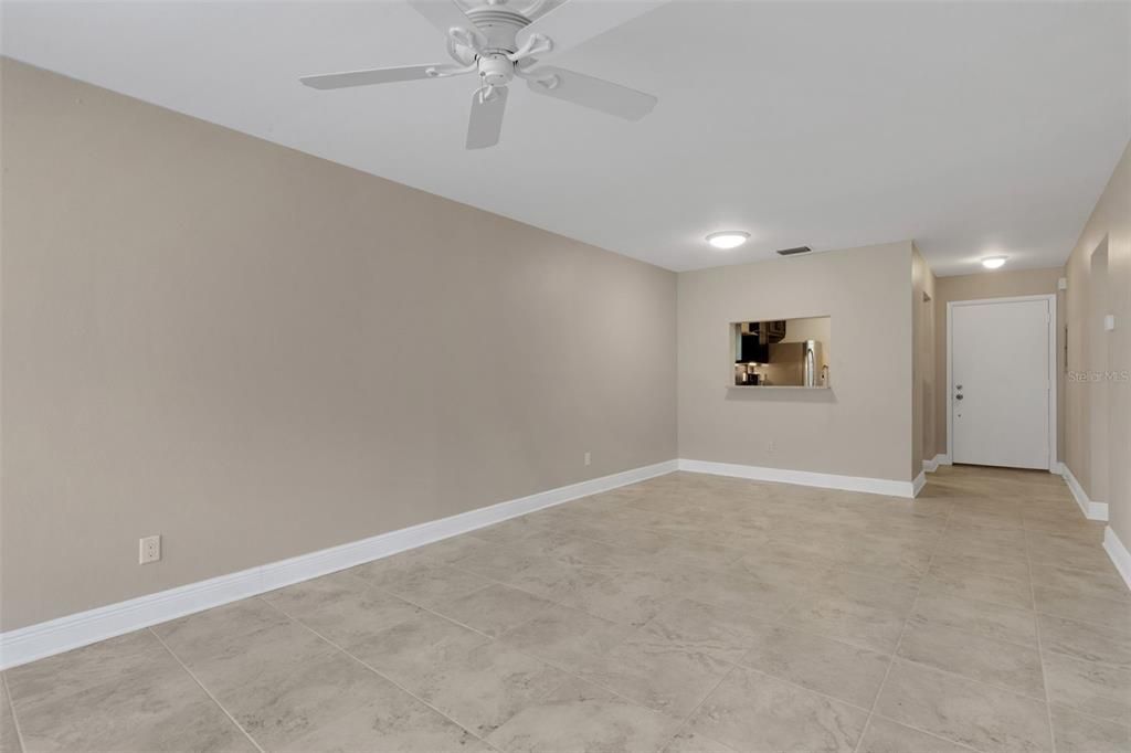 For Sale: $187,500 (2 beds, 1 baths, 875 Square Feet)