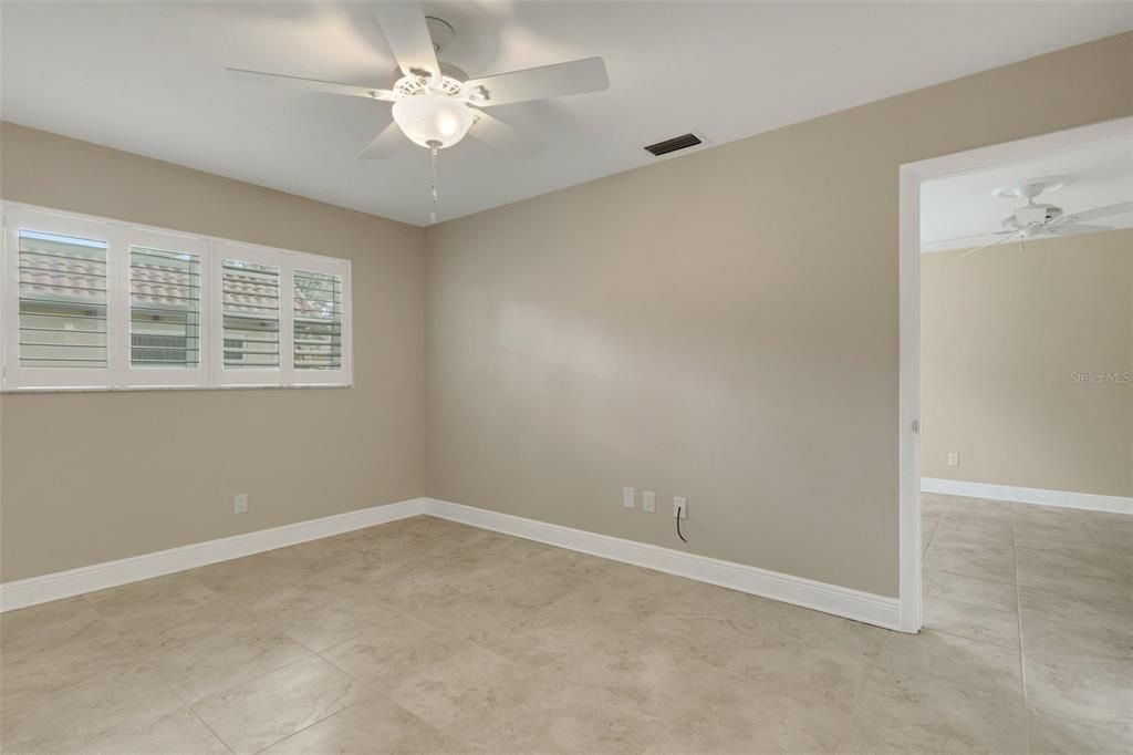 合同活跃: $187,500 (2 贝兹, 1 浴室, 875 平方英尺)