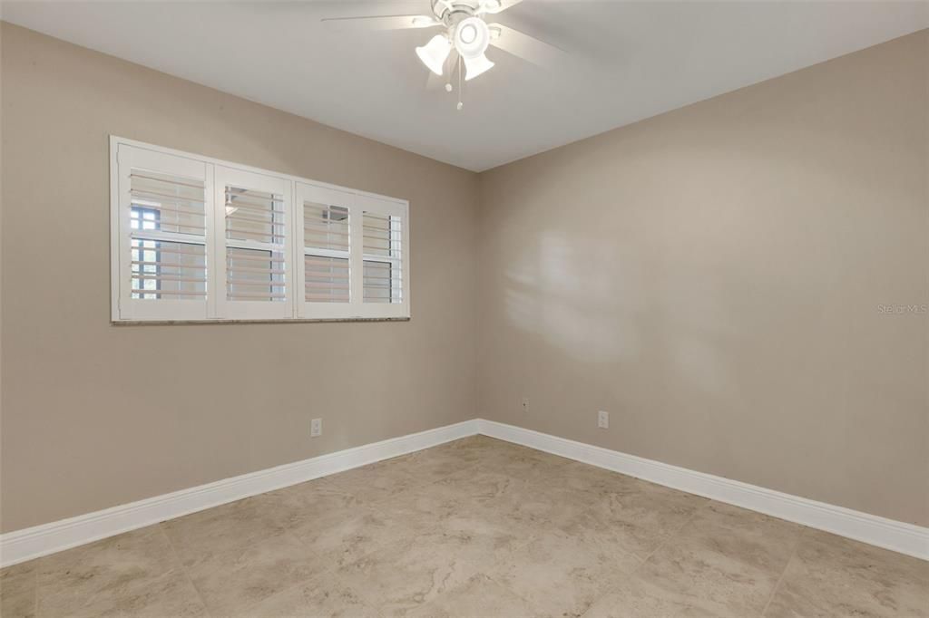 For Sale: $187,500 (2 beds, 1 baths, 875 Square Feet)