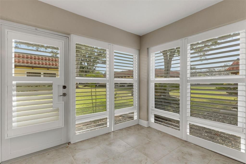 For Sale: $187,500 (2 beds, 1 baths, 875 Square Feet)