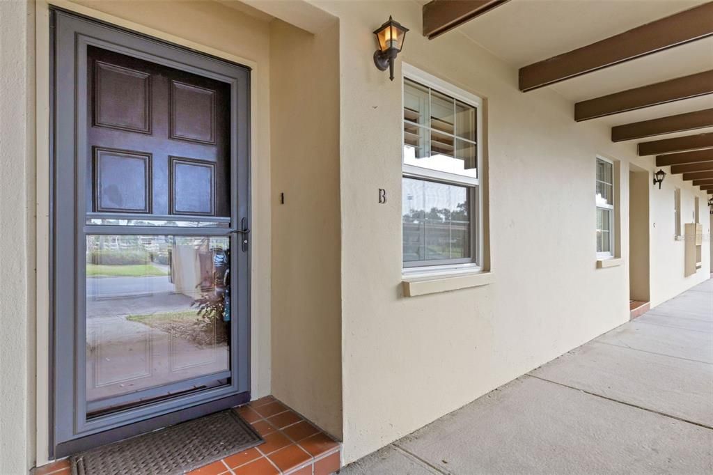 合同活跃: $187,500 (2 贝兹, 1 浴室, 875 平方英尺)