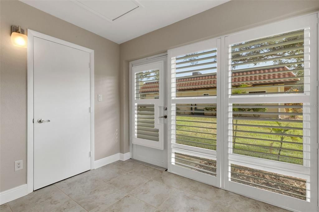 For Sale: $187,500 (2 beds, 1 baths, 875 Square Feet)