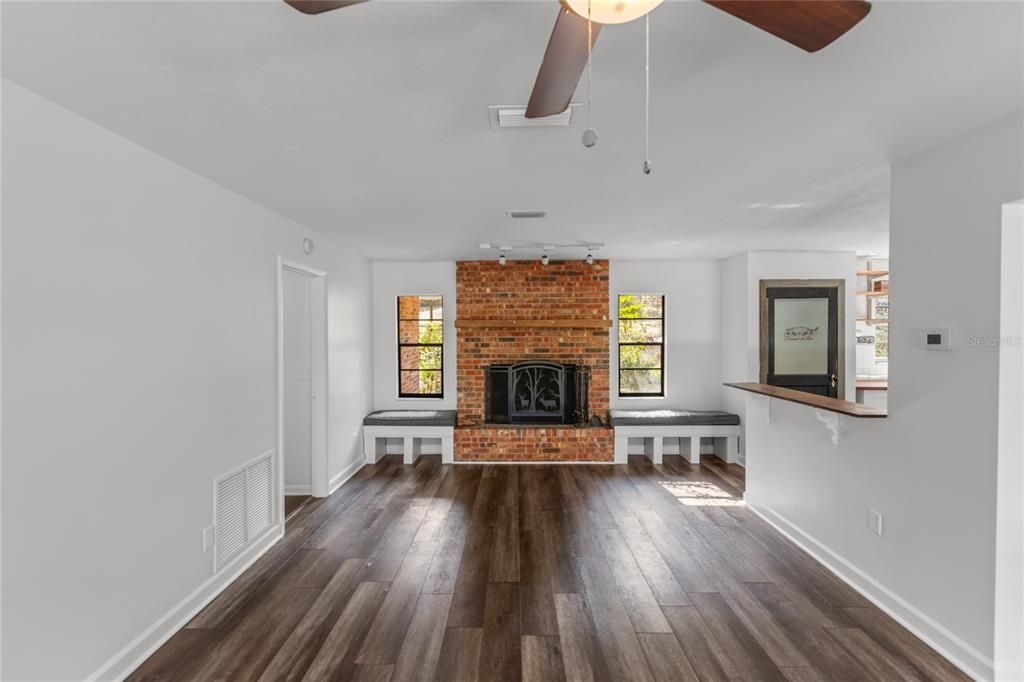 For Sale: $465,000 (3 beds, 2 baths, 2158 Square Feet)