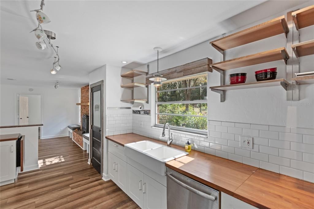 For Sale: $465,000 (3 beds, 2 baths, 2158 Square Feet)