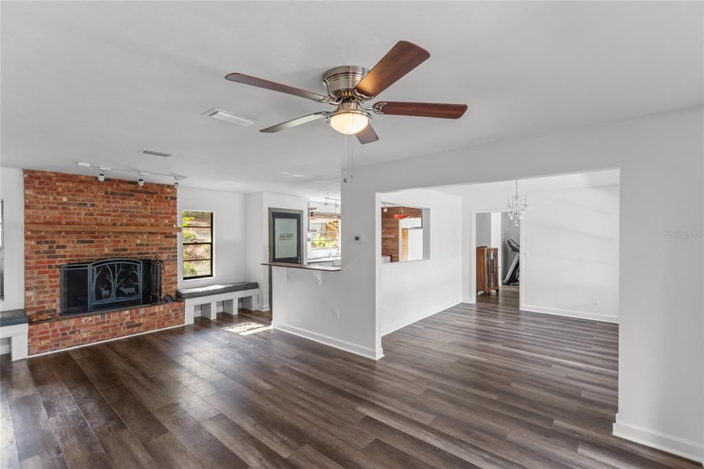 For Sale: $465,000 (3 beds, 2 baths, 2158 Square Feet)