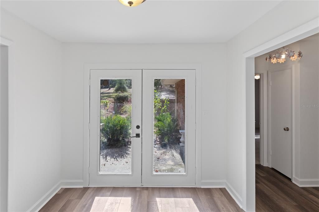 For Sale: $465,000 (3 beds, 2 baths, 2158 Square Feet)