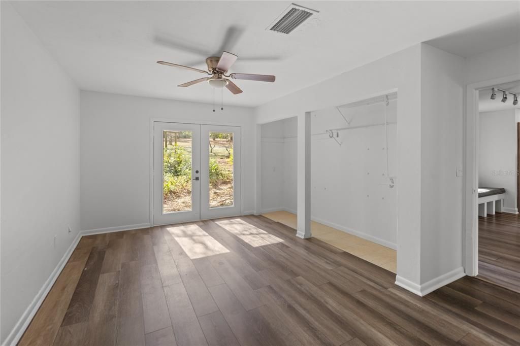 For Sale: $465,000 (3 beds, 2 baths, 2158 Square Feet)