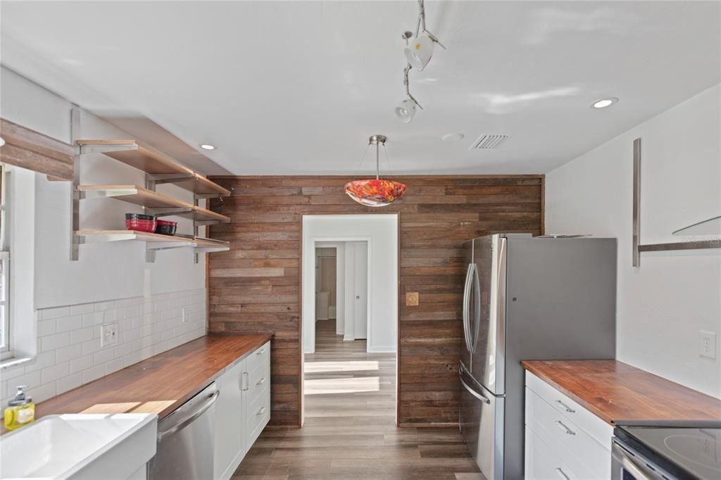 For Sale: $465,000 (3 beds, 2 baths, 2158 Square Feet)