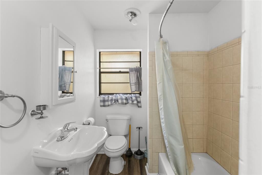 For Sale: $465,000 (3 beds, 2 baths, 2158 Square Feet)