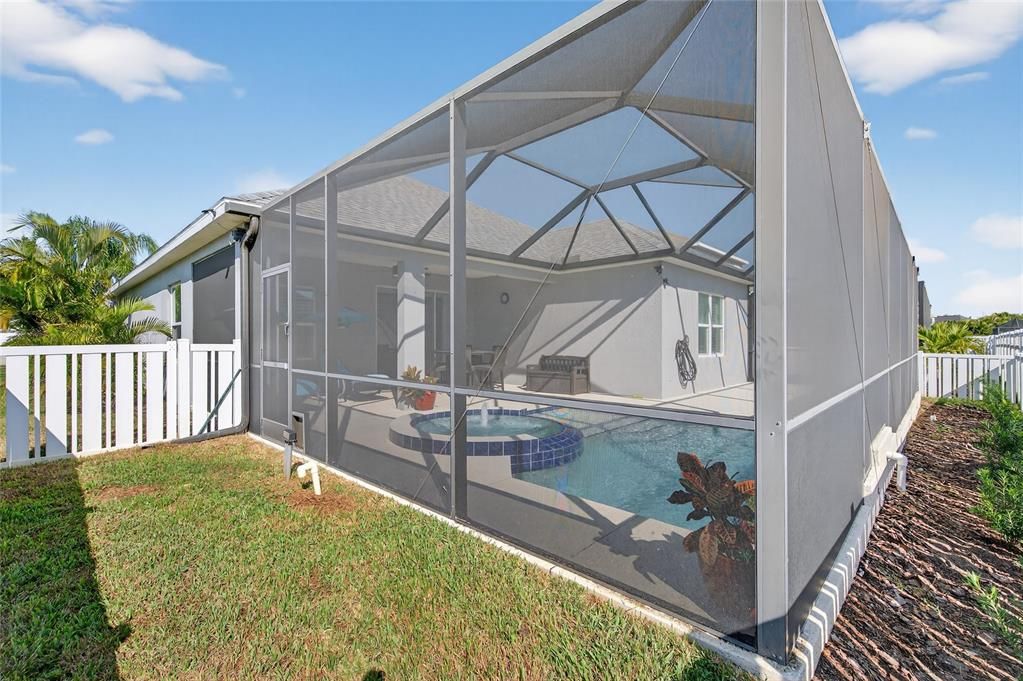 For Sale: $465,335 (3 beds, 2 baths, 1946 Square Feet)