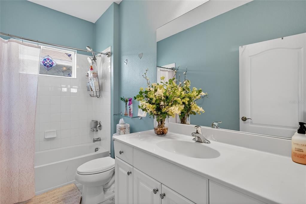 For Sale: $465,335 (3 beds, 2 baths, 1946 Square Feet)