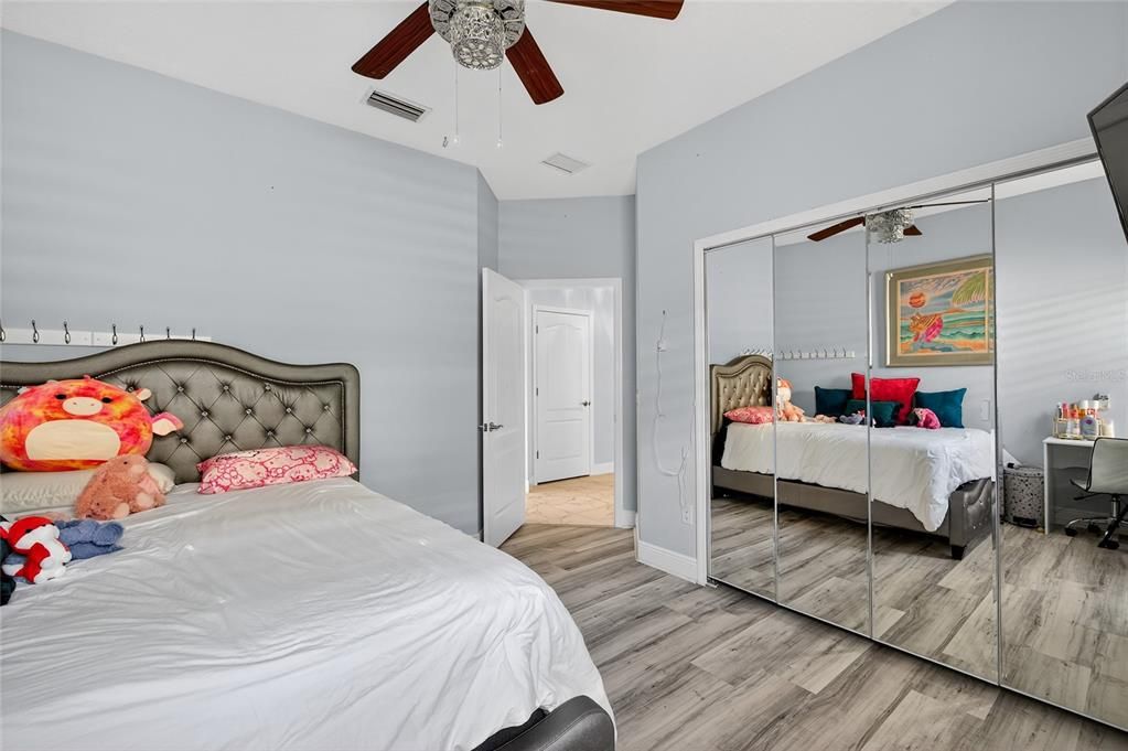 For Sale: $465,335 (3 beds, 2 baths, 1946 Square Feet)