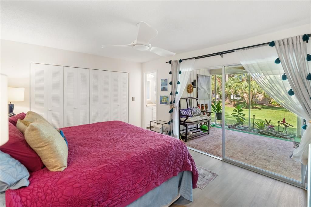 出租: $2,250 (2 贝兹, 2 浴室, 966 平方英尺)