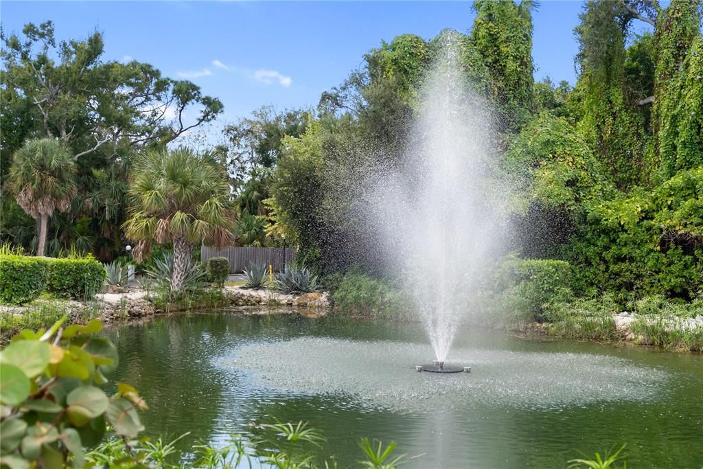 出租: $2,250 (2 贝兹, 2 浴室, 966 平方英尺)