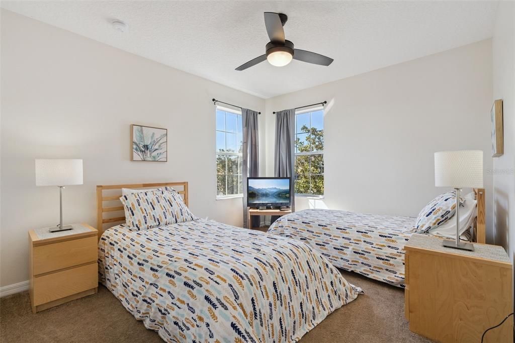 Под контрактом: $465,000 (5 спален, 4 ванн, 2286 Квадратных фут)