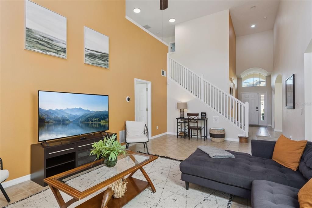 Под контрактом: $465,000 (5 спален, 4 ванн, 2286 Квадратных фут)